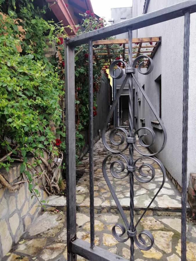 Hotel Nest Belgrado Exterior foto